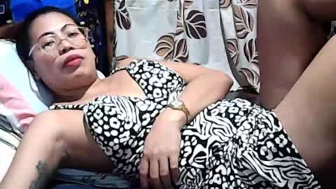 Snapshot of truefilipinabeauty chatting on 25, 9, 2025 emily online show from 25, 9, 2025