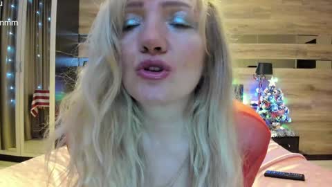 Snapshot of truefoxyyy chatting on 7, 1, 2025 Fox online show from 7, 1, 2025