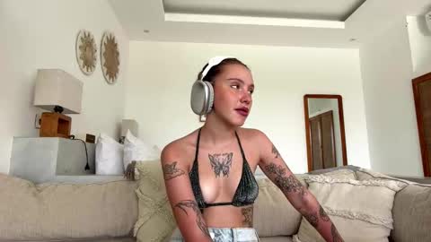 Snapshot of trulamorella chatting on 8, 2, 2026 Mia online show from 8, 2, 2026