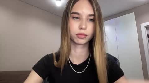 Snapshot of tryme_muse chatting on 13, 11, 2025 tryme_muse online show from 13, 11, 2025