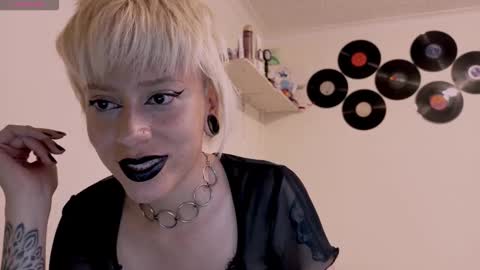 Cait online show from 8, 10, 2025