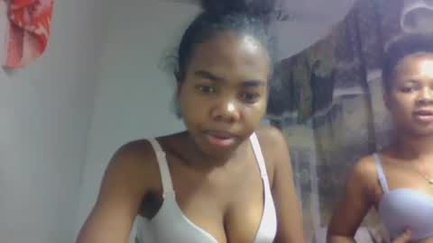 Snapshot of tsaralaza chatting on 8, 10, 2025 tsaralaza online show from 8, 10, 2025