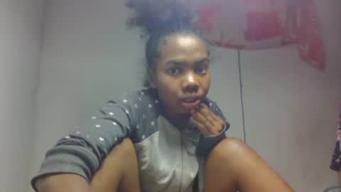Snapshot of tsaralaza chatting on 10, 10, 2025 tsaralaza online show from 10, 10, 2025