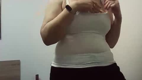 Snapshot of ttrnynela chatting on 2, 2, 2026 Ttrnynela online show from 2, 2, 2026