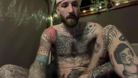 Snapshot of tuhands chatting on 1, 3, 2025 Tuhands online show from 1, 3, 2025