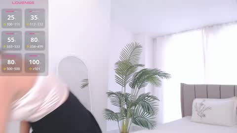 Snapshot of tumilio chatting on 10, 2, 2025 TumiLio online show from 10, 2, 2025