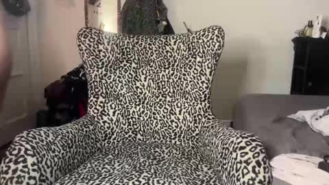 turntpixie online show from 6, 4, 2026