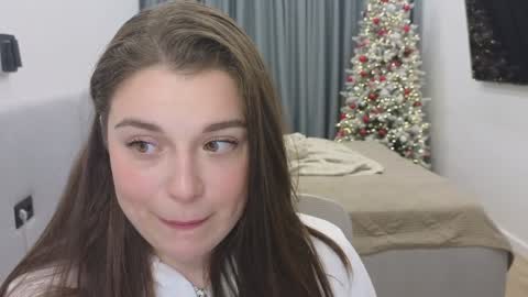 Snapshot of tutti_frutti_ chatting on 7, 1, 2025 Ariana online show from 7, 1, 2025