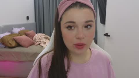 Snapshot of tutti_frutti_ chatting on 19, 2, 2025 Ariana online show from 19, 2, 2025