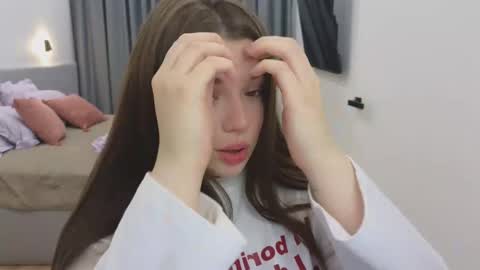 Snapshot of tutti_frutti_ chatting on 7, 3, 2025 Ariana online show from 7, 3, 2025