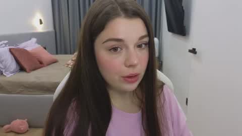 Snapshot of tutti_frutti_ chatting on 8, 3, 2025 Ariana online show from 8, 3, 2025