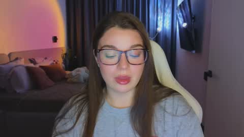 Snapshot of tutti_frutti_ chatting on 7, 10, 2025 Ariana online show from 7, 10, 2025