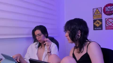 Eve  Lili online show from 4, 2, 2026