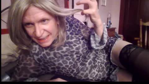 Snapshot of twin53 chatting on 21, 12, 2024 Kitten online show from 21, 12, 2024