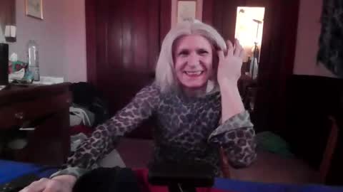 Snapshot of twin53 chatting on 9, 3, 2025 Kitten online show from 9, 3, 2025