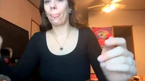 Snapshot of twinflamekitten chatting on 2, 12, 2025 twinflamekitten online show from 2, 12, 2025