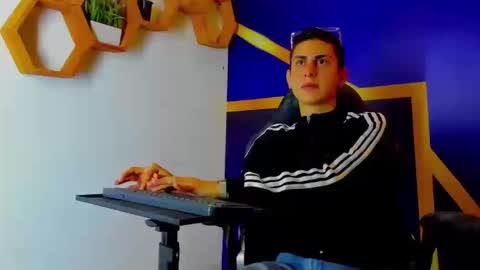 twink_scott19 online show from 16, 10, 2025