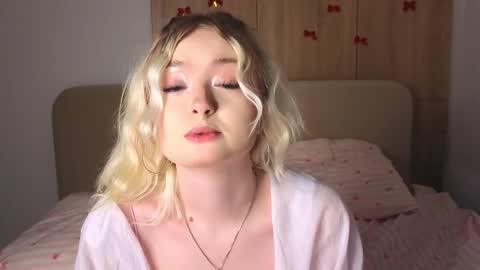 twinklefluff online show from 7, 1, 2026