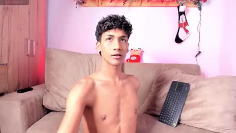 twinksboys_23 online show from 18, 11, 2025