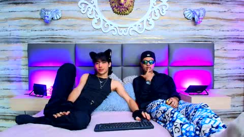 twinslovers_ online show from 21, 9, 2025