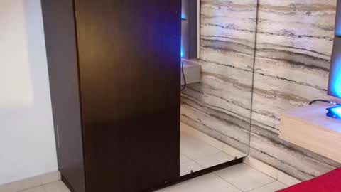 twinslovers_ online show from 17, 12, 2025