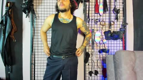 Clio  Tadeo online show from 31, 12, 2024