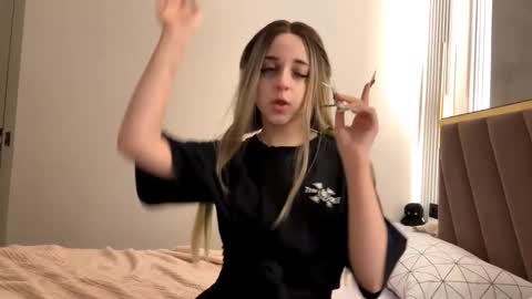 Snapshot of twivi chatting on 31, 10, 2025 twivi online show from 31, 10, 2025