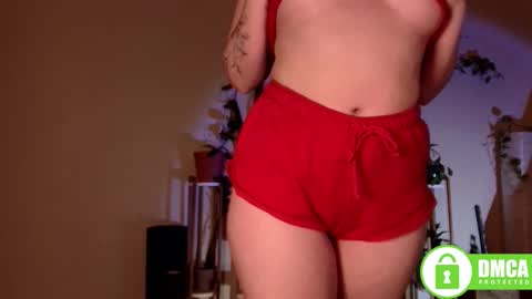 Snapshot of twix_girl chatting on 5, 3, 2025 Stranger online show from 5, 3, 2025