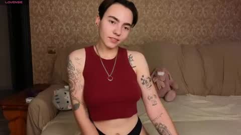 Snapshot of twobabesweet chatting on 18, 6, 2026 Welcome guys We Lili and Vic PVT open online show from 18, 6, 2026