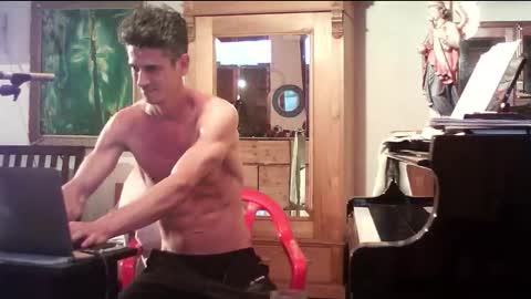 Snapshot of twoforallprivate chatting on 5, 11, 2025 TobeBritta online show from 5, 11, 2025