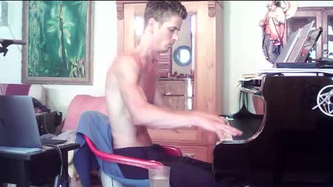 Snapshot of twoforallprivate chatting on 9, 11, 2025 TobeBritta online show from 9, 11, 2025