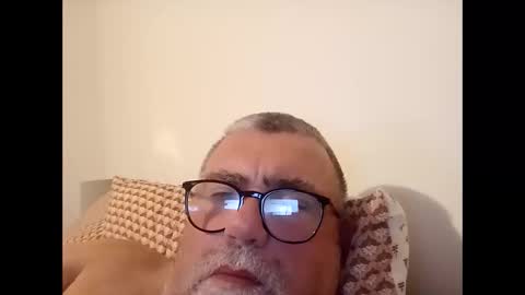 twohats2810 online show from 5, 12, 2025