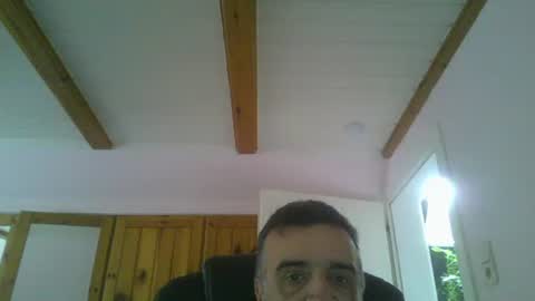 twoperes online show from 17, 5, 2026