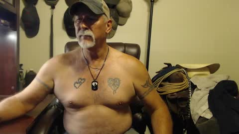 Snapshot of txlobo60 chatting on 8, 10, 2025 txlobo60 online show from 8, 10, 2025