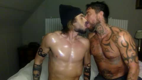 tylerjamesxxx_ online show from 29, 10, 2025