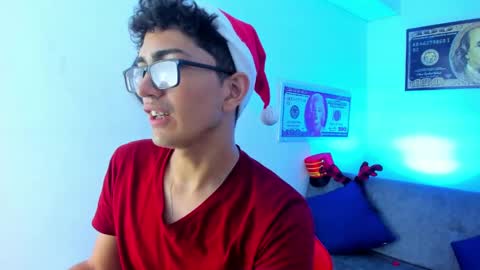 Snapshot of tylerwhiite_ chatting on 24, 12, 2024 online show from 24, 12, 2024