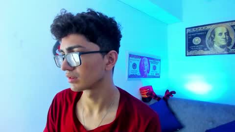 Snapshot of tylerwhiite_ chatting on 24, 12, 2024 online show from 24, 12, 2024