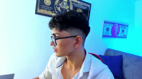 Snapshot of tylerwhiite_ chatting on 31, 12, 2024 online show from 31, 12, 2024