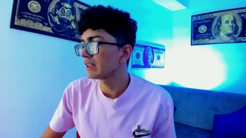 Snapshot of tylerwhiite_ chatting on 9, 1, 2025 online show from 9, 1, 2025