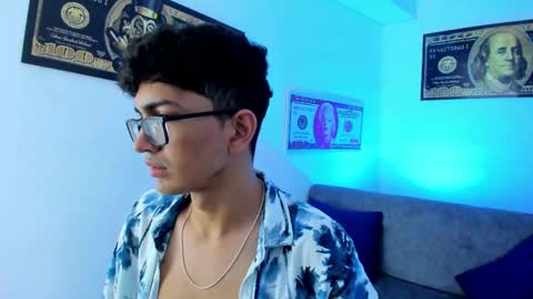 Snapshot of tylerwhiite_ chatting on 11, 1, 2025 online show from 11, 1, 2025