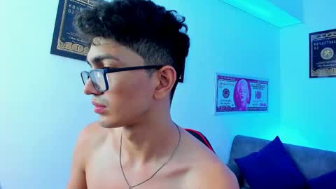 Snapshot of tylerwhiite_ chatting on 21, 1, 2025 online show from 21, 1, 2025
