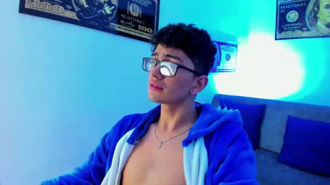 Snapshot of tylerwhiite_ chatting on 24, 1, 2025 online show from 24, 1, 2025