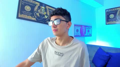 Snapshot of tylerwhiite_ chatting on 25, 1, 2025 online show from 25, 1, 2025