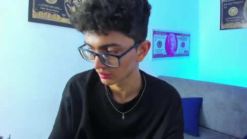Snapshot of tylerwhiite_ chatting on 29, 1, 2025 online show from 29, 1, 2025
