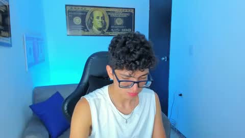 Snapshot of tylerwhiite_ chatting on 16, 2, 2025 online show from 16, 2, 2025