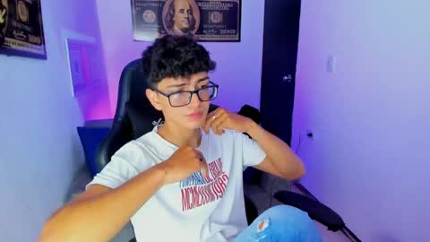 Snapshot of tylerwhiite_ chatting on 25, 2, 2025 online show from 25, 2, 2025