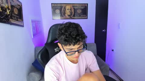 Snapshot of tylerwhiite_ chatting on 2, 3, 2025 online show from 2, 3, 2025