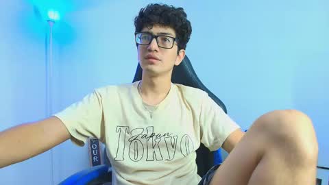 Snapshot of tylerwhiite_ chatting on 27, 9, 2025 online show from 27, 9, 2025