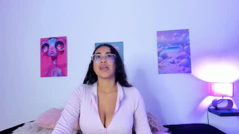 Snapshot of tyra_banksi chatting on 16, 10, 2025 tyra online show from 16, 10, 2025