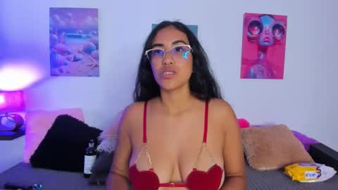 Snapshot of tyra_banksi chatting on 25, 11, 2025 tyra online show from 25, 11, 2025